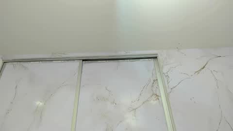 Snapshot of angel_yuhog chatting on 11.30.25 Angel online show from 11.30.25