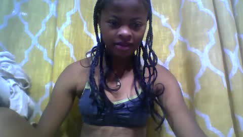 Snapshot of angela166093 chatting on 11.12.25 angela166093 online show from 11.12.25