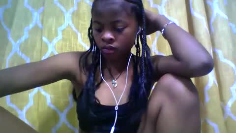 Snapshot of angela166093 chatting on 11.14.25 angela166093 online show from 11.14.25