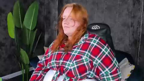 Snapshot of angela_colee chatting on 07.16.26 Angela online show from 07.16.26