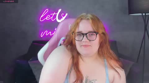 Snapshot of angela_colee chatting on 07.18.26 Angela online show from 07.18.26