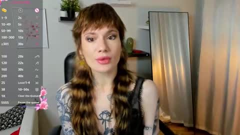 Snapshot of angela_fog chatting on 09.28.25 angela_fog online show from 09.28.25