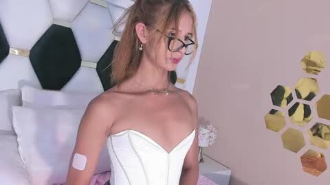 angela_garciaa online show from 05.15.26