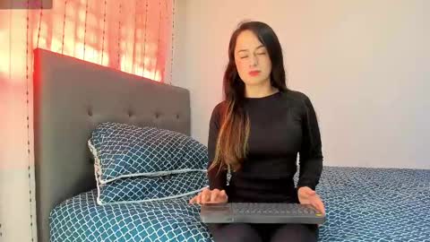 angela_nix online show from 12.12.24