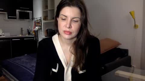 Snapshot of angeladarkk chatting on 12.11.24 Angela online show from 12.11.24