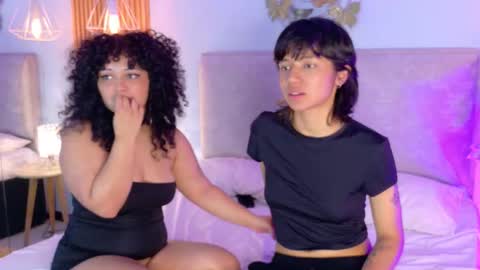 Snapshot of angelandkai chatting on 11.15.25 Angelaandkai online show from 11.15.25