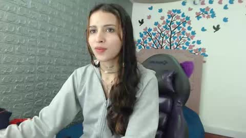 angelaturizo_ online show from 11.05.25