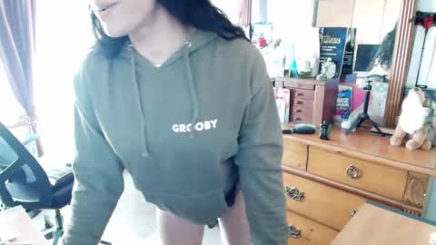 Angela Longcock online show from 04.06.26