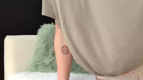 angelbabyphoebe online show from 04.09.26