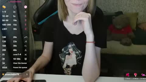 AngelCute32 online show from 10.19.25