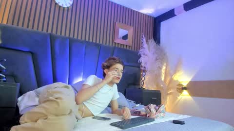 Snapshot of angeldoll_1 chatting on 02.09.26 Angel Doll online show from 02.09.26