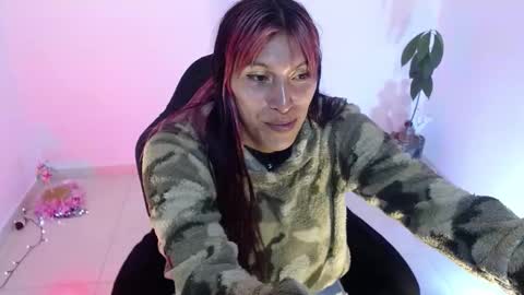 Snapshot of angele_johnson chatting on 10.03.25 angele online show from 10.03.25