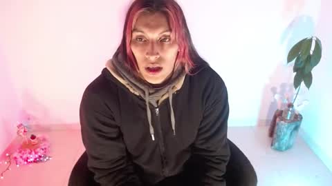 Snapshot of angele_johnson chatting on 10.06.25 angele online show from 10.06.25