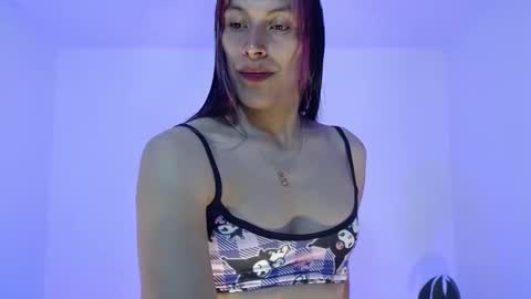 Snapshot of angele_johnson chatting on 10.08.25 angele online show from 10.08.25