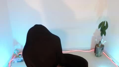 Snapshot of angele_johnson chatting on 10.13.25 angele online show from 10.13.25