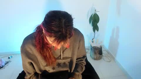 angele online show from 11.21.25