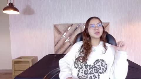 Snapshot of angeles_azul chatting on 05.02.26 angel online show from 05.02.26
