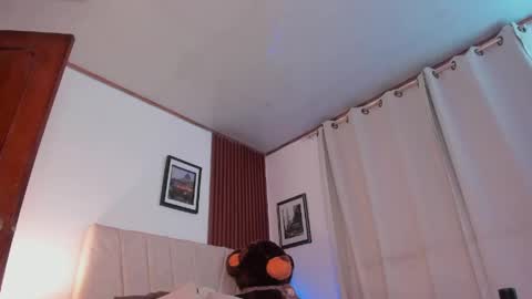 Snapshot of angeli_sexi chatting on 06.08.26 Carolina online show from 06.08.26