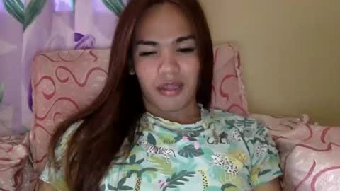 Snapshot of angelic_slutxx chatting on 12.27.24 Yhanna online show from 12.27.24