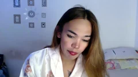 Snapshot of angelic_slutxx chatting on 10.27.25 Yhanna online show from 10.27.25
