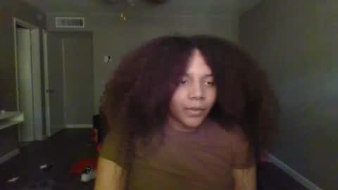 Snapshot of angelicaliusdomme chatting on 10.08.25 Alius Angelic online show from 10.08.25