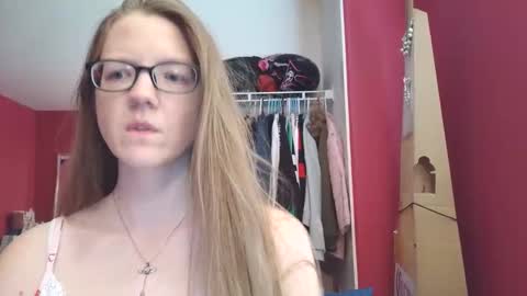 Snapshot of angelicangel3 chatting on 05.19.26 AngelicAngel online show from 05.19.26