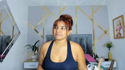 Snapshot of angelina_castro12 chatting on 01.16.25 Angelina online show from 01.16.25