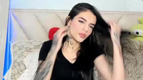 Snapshot of angeline__smith chatting on 02.11.25 Angeline Smith online show from 02.11.25