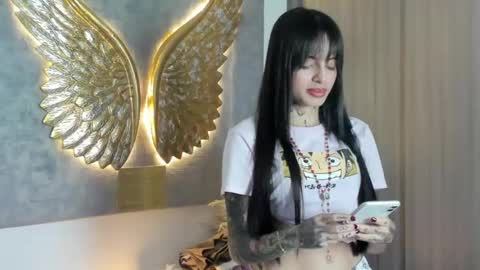 Snapshot of angeline__smith chatting on 10.16.25 Angeline Smith online show from 10.16.25