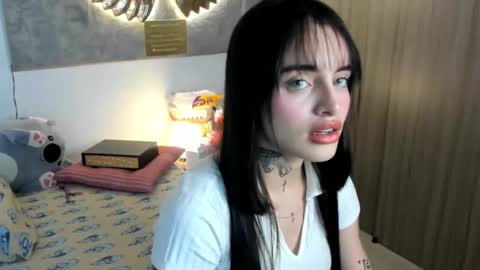 Snapshot of angeline__smith chatting on 10.26.25 Angeline Smith online show from 10.26.25