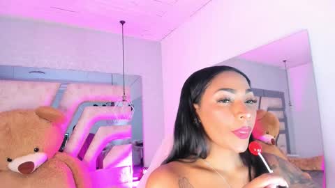 Angeline Heet online show from 12.16.25