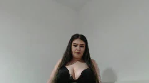 Snapshot of angelinnadiamond chatting on 05.27.26 Angelina Diamond online show from 05.27.26