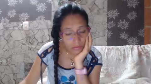 Snapshot of angelitaa_hot chatting on 12.14.24 angela online show from 12.14.24