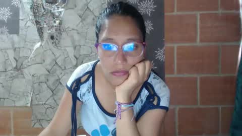 Snapshot of angelitaa_hot chatting on 02.20.25 angela online show from 02.20.25