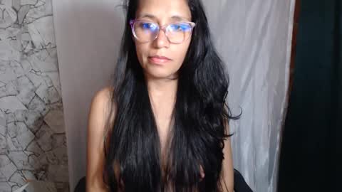 Snapshot of angelitaa_hot chatting on 09.22.25 angela online show from 09.22.25