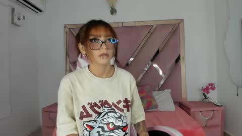 angell_petite01 online show from 05.22.26