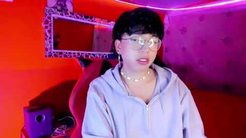 Snapshot of angellonfire chatting on 10.08.25 Angel  online show from 10.08.25