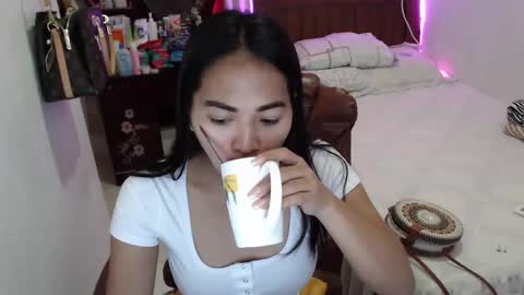 Snapshot of angelofcumx chatting on 01.04.25 sabina online show from 01.04.25