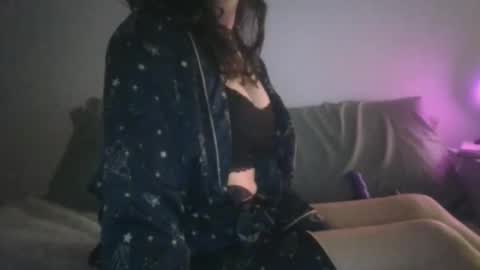 Snapshot of angelrrm chatting on 11.11.25 angelrrm online show from 11.11.25