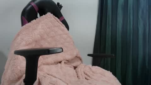 Snapshot of angels_chat chatting on 10.19.25 ivanna online show from 10.19.25