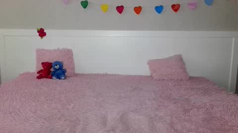 Yana online show from 02.19.25