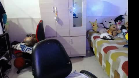 Snapshot of angelswhithe chatting on 09.10.25 angels online show from 09.10.25