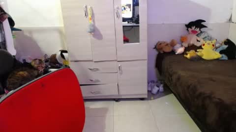 Snapshot of angelswhithe chatting on 10.13.25 angels online show from 10.13.25