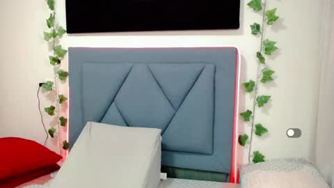 Angie online show from 02.12.25