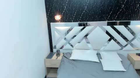 A N G I E.  online show from 02.25.25