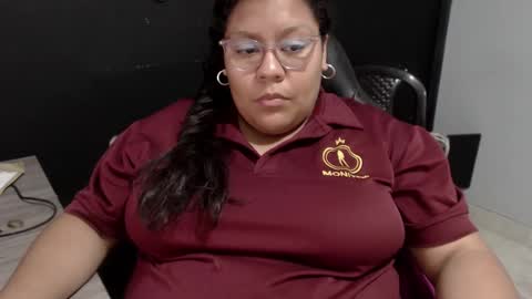 Snapshot of angy_ro12 chatting on 02.15.25 angy online show from 02.15.25