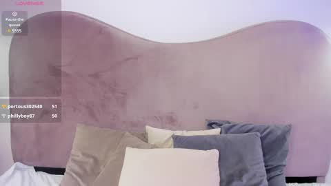 Snapshot of ania_mml chatting on 02.19.25 Ania online show from 02.19.25