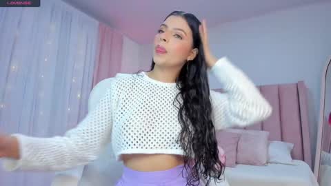Snapshot of ania_sweet chatting on 02.06.25 Ania online show from 02.06.25