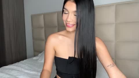 Snapshot of aniebby chatting on 01.09.25 ANGIE online show from 01.09.25