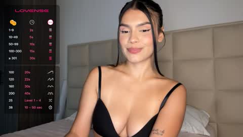 Snapshot of aniebby chatting on 09.11.25 ANGIE online show from 09.11.25